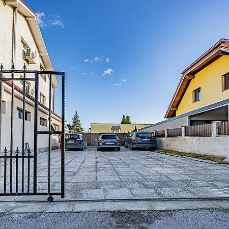 Pension Onix Vienna Airport * Maria Ellend